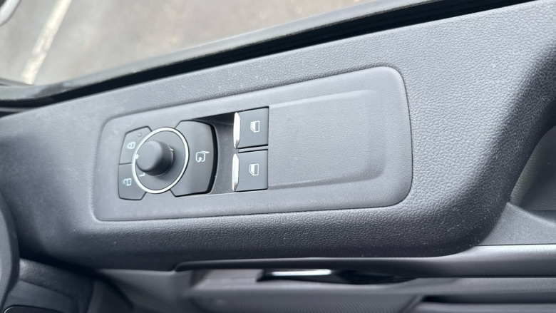 Ford Tourneo Custom 320 L2 Diesel Fwd 2.0 EcoBlue 136ps H1 Titanium 8 seater Auto